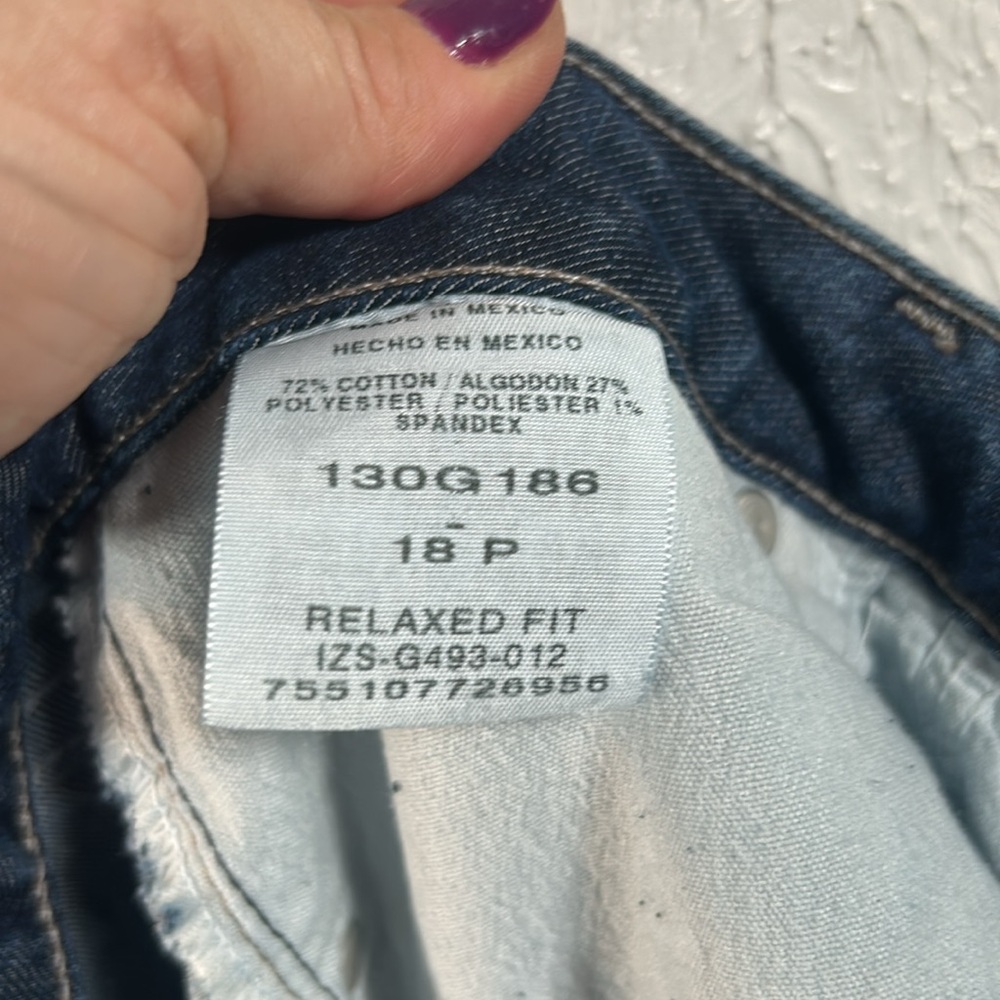 NWOT Lee Riders Women’s Relaxed Straight Leg 18 Petite Blue Denim Jeans - Picture 9 of 10